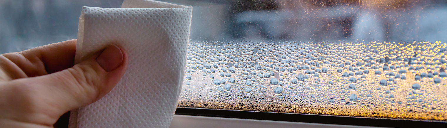 Fenêtre avec de la buée